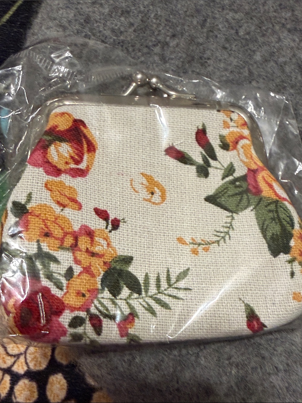 🔴 Floral Canvas Kiss-Lock Coin Purse roses NIP